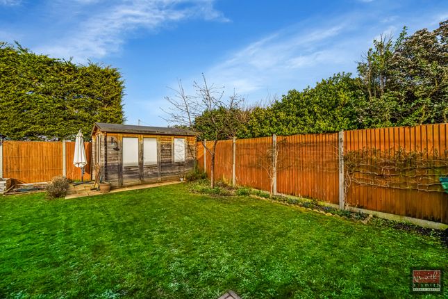 7, Chalet Close, Ashford photo 3