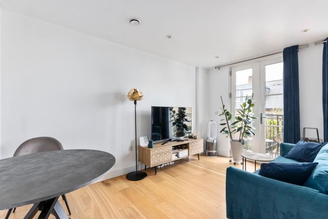 Flat for sale in Entwistle Terrace, St. Peter's Square, London