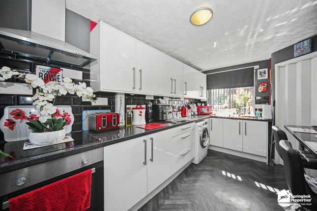 214, Dinmore Avenue, Blackpool photo 4