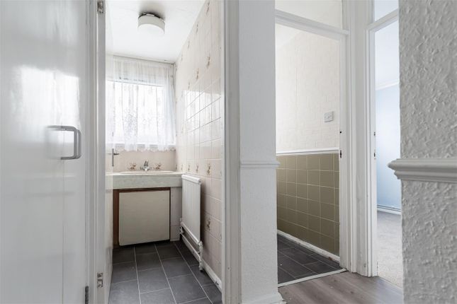 Flat for sale in Birch View, The Plain, Epping