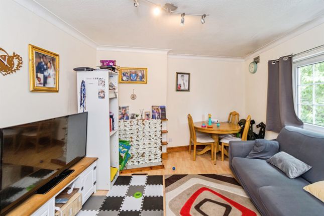 Flat 14, Westfield Corner, Wide Lane, Southampton photo 4