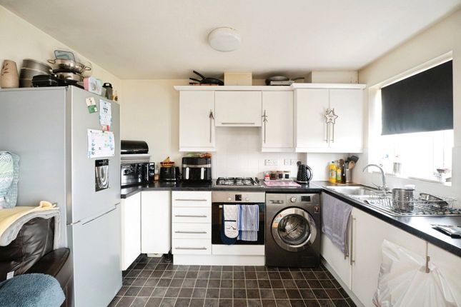 3 Pinewood Court,, Brocket Way, Essex photo 2