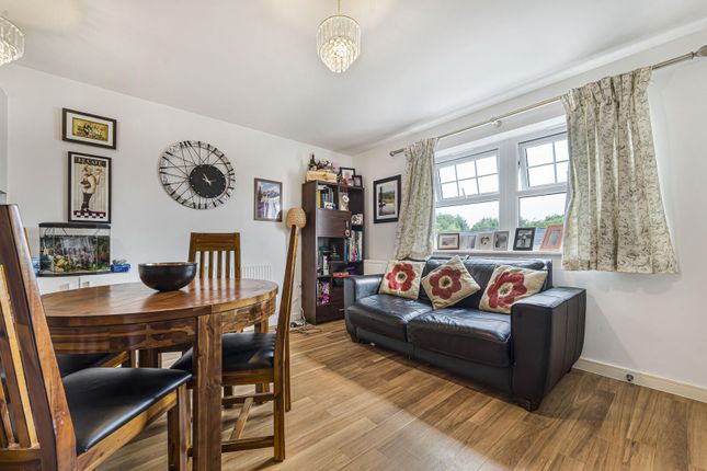 Flat 12, Brunel House, 5, Wells View Drive, Bromley photo 4