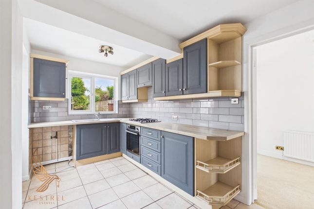 60, Stainburn Avenue, Castleford photo 2