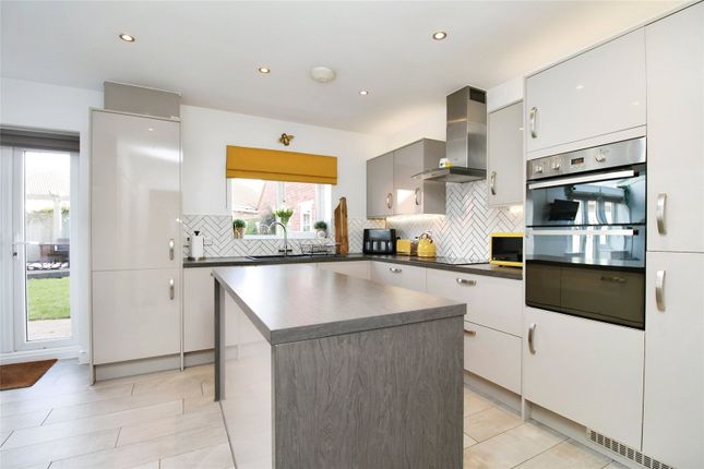 11, Nightjar Grove, Woodbridge photo 3