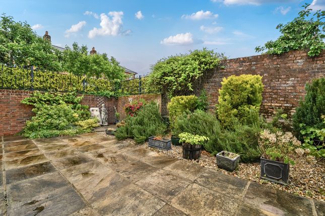 7, Clarendon Court, Marlborough photo 4