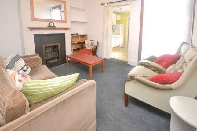 21, Granby Gardens, Reading photo 4