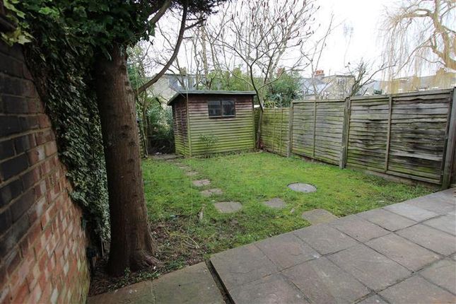 Redwood Way, Barnet photo 3