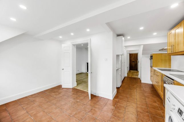 128b, Willifield Way, London photo 4