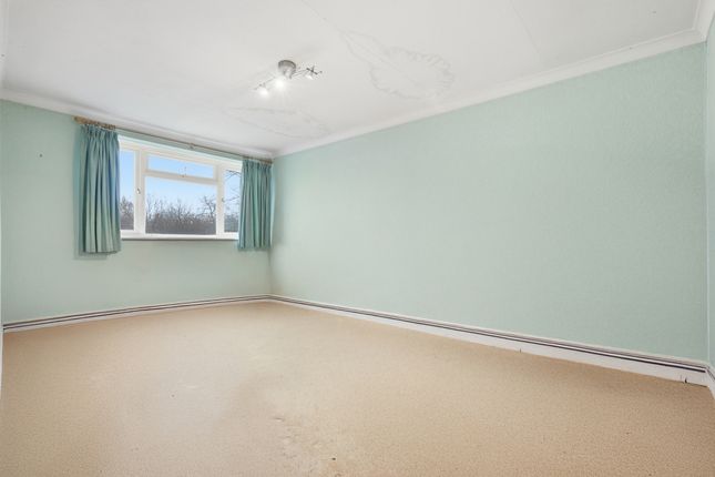 18, Sycamore Drive, St. Albans photo 2