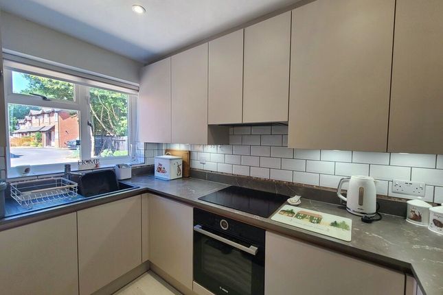 10, Wetherby Court, Southampton photo 4