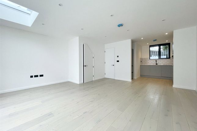 6, Nursery Row, Barnet photo 4
