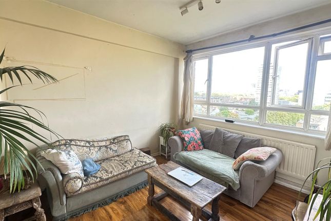 Flat 17, Macdonald House, Dagnall Street, London photo 3