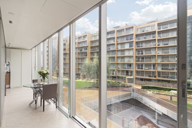 Flat for sale in Circus Road West, Battersea Power Station, London