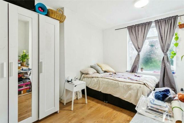 Flat to rent in Hazellville Road, Archway, London