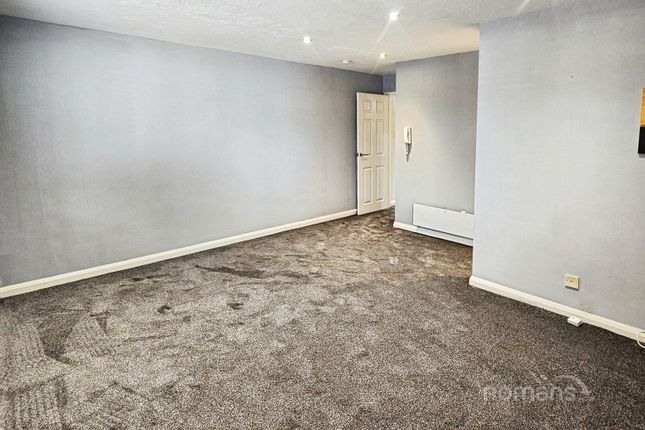 Flat 1, Grange House, Patricia Close, Berkshire photo 4