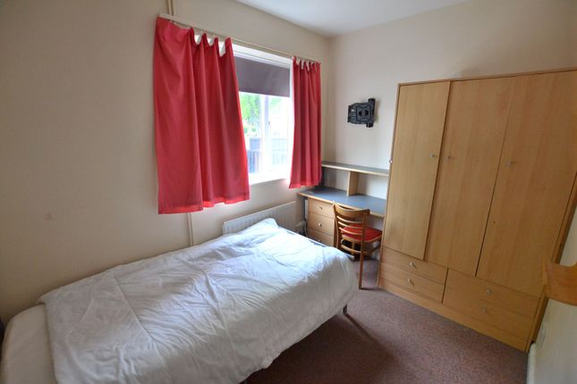 207 Alan Moss Road, Loughborough photo 4
