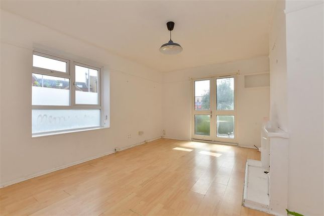 Thumbnail Flat for sale in Thornhill Gardens, London