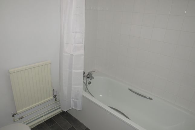 134, PETERBOROUGH photo 5