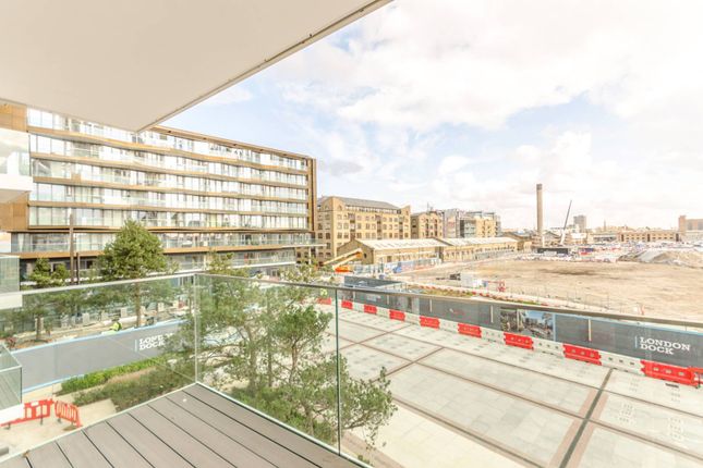 Thumbnail Flat to rent in Vaughan Way, St Katharine Docks, London