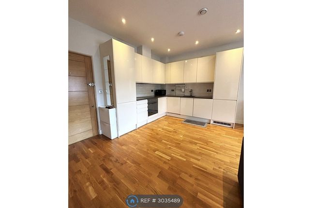 Flat, Wyvern House Maybury Close, Camberley photo 4