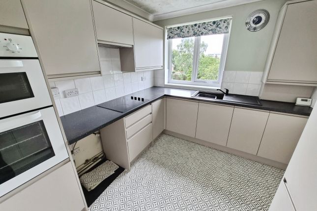 Flat 3, 8, Regent Gardens, Grimsby photo 3