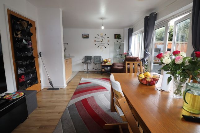 Courtyard Mews, Greenhithe  photo 4