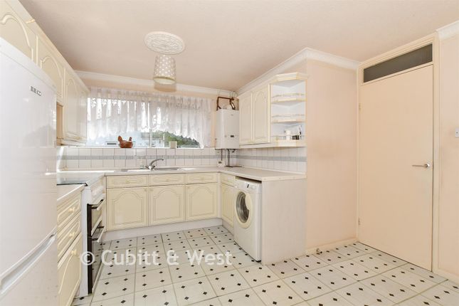 39, Patchdean, Brighton photo 3
