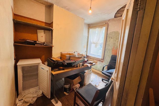 48 Johnson Street, Southall photo 5