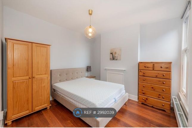 Hillfield Park Mews, London photo 3