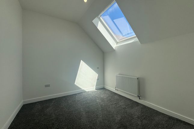 24, Aylesbury photo 4