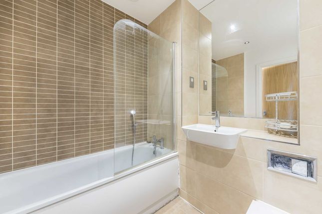 Flat for sale in Prince George Road, Mitcham