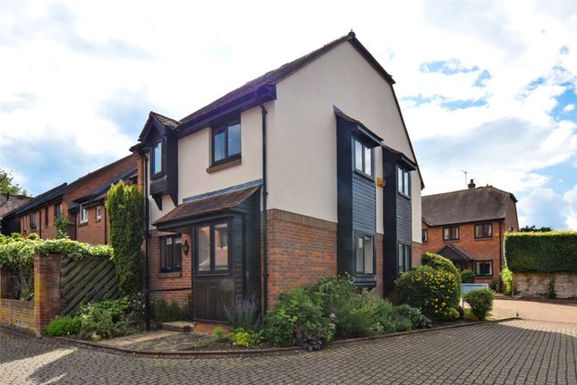 Thumbnail End terrace house to rent in Thornhill Close, Amersham, Buckinghamshire
