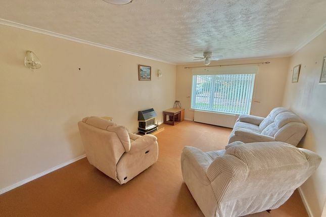 Plantation Way, Whitehill photo 4