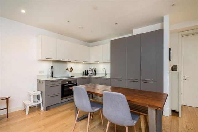 Apartment 604, 251, Southwark Bridge Road, London photo 3