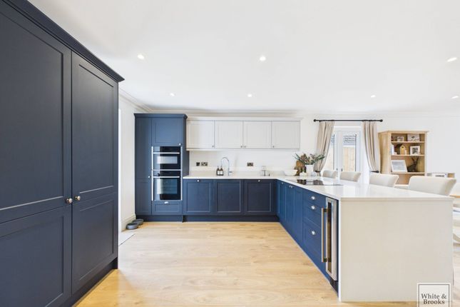 6 Godwin Way, Chichester photo 2