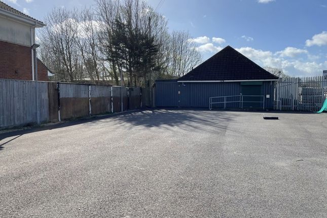 Retail premises to let in Wimborne