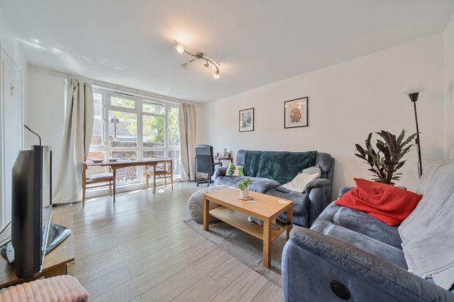 43, Slade Walk, London photo 2