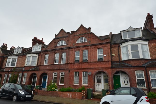 3-bed maisonette on Hillside Road, Streatham Hill, £545,000