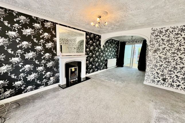 26, Veronica Road, Kingswinford photo 4