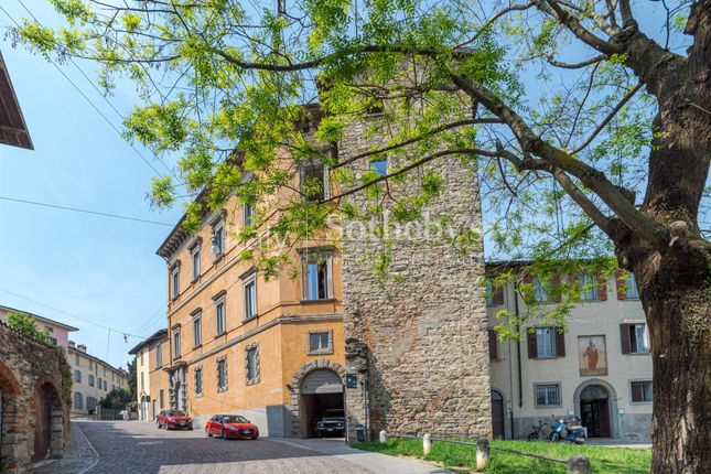 Duplex for sale in Via Porta Dipinta, Bergamo, Lombardia