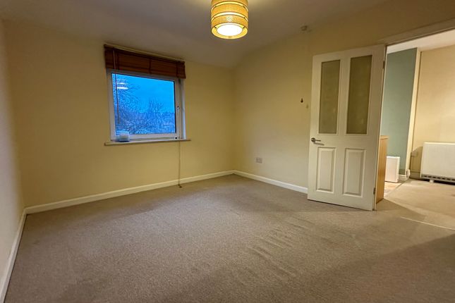 Flat to rent in Knowles Road, Clevedon