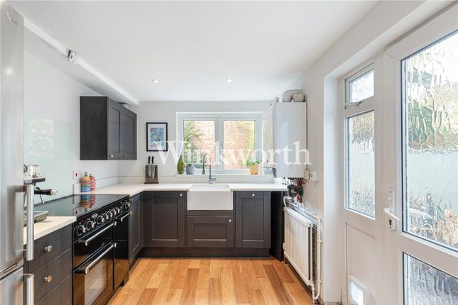 66, Clarendon Road, London photo 4