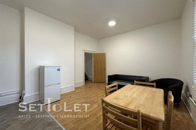 19, Flat 2, Evington Road, Leicester photo 3