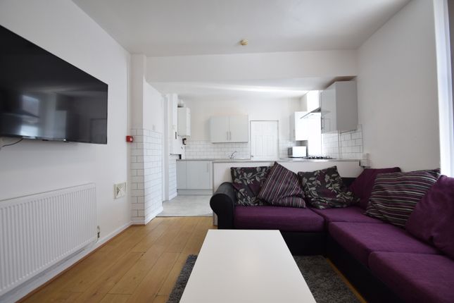 5-bed terraced on Donald Street, Cardiff, £2,750/mo