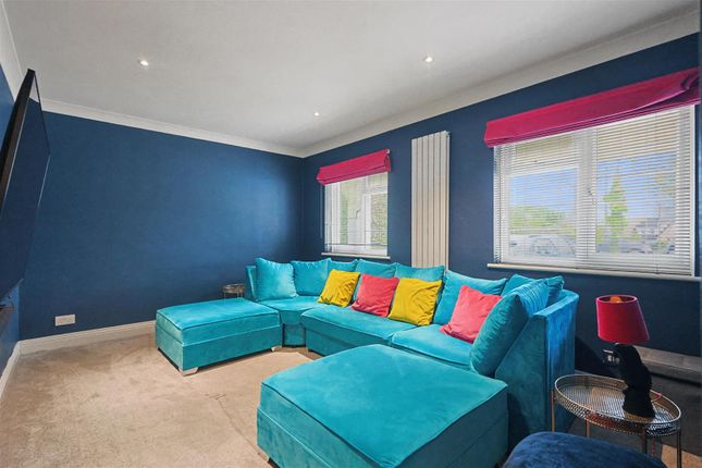 25, Fountain Lane, Hockley photo 4