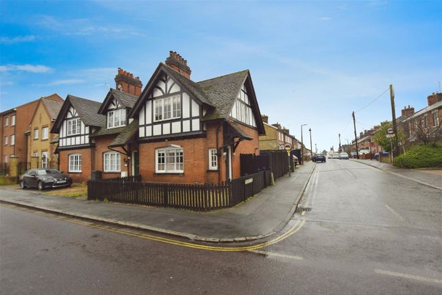 End terrace house for sale in Mount Road, Braintree
