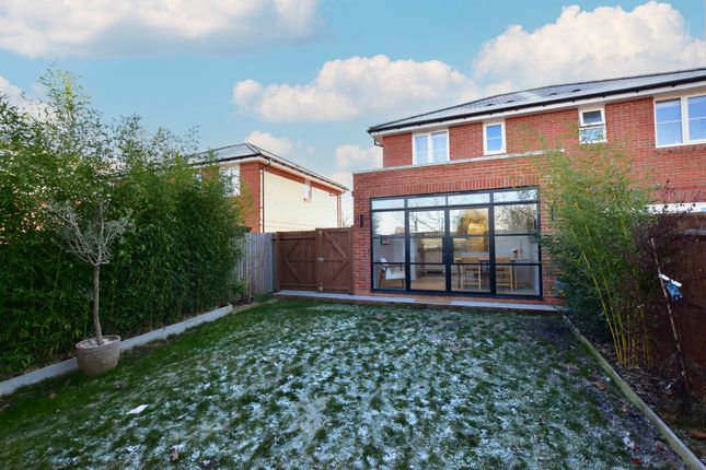23 Heath Way, Radlett photo 4