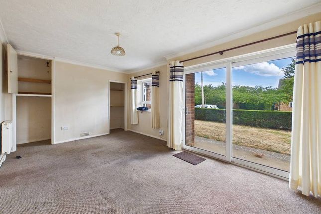 2, Windsor Close, Essex photo 4