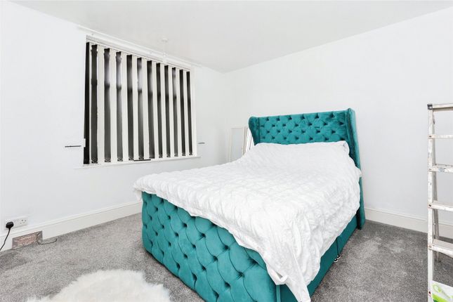 15, Stockport photo 4